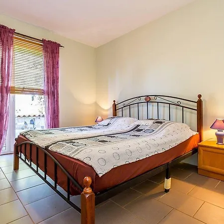 Puntica Apartment *